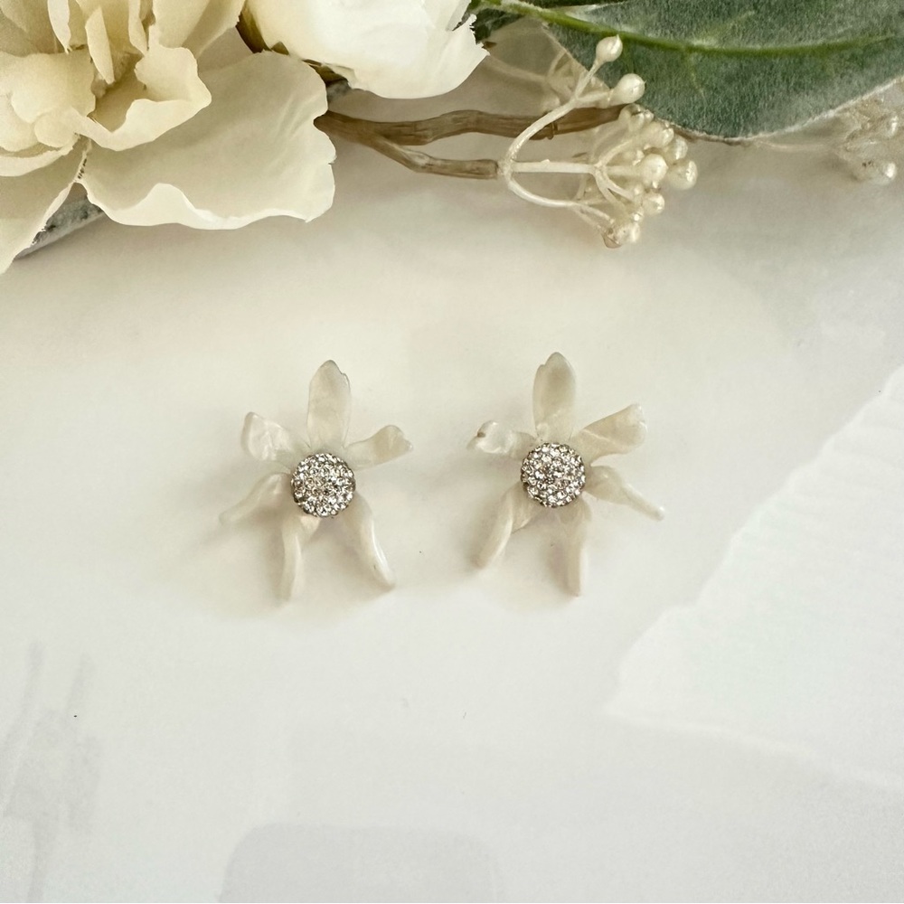LELE SADOUGHI Water Lilly Button Earrings - Picture 2 of 8
